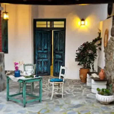 Traditional adobe house in Evrychou with cozy garden and fireplace!