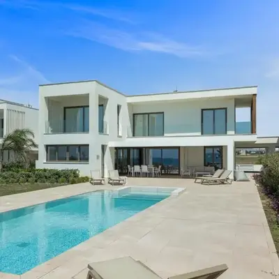 Serenity Waves Villa 4