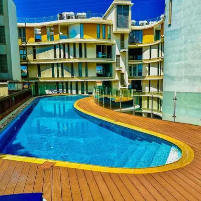 Modern City Center Apt with Pool