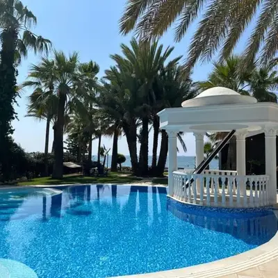Beachfront villa Meneou
