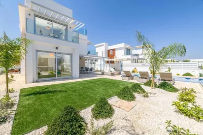 Gallery image of Mylos Lifestyle Seaview 21 in Protaras