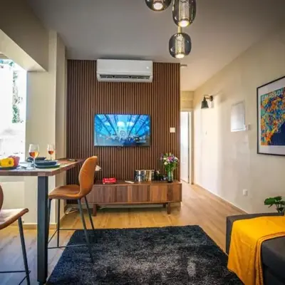 Stylish Newly Renovated Flat