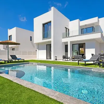 Villa Flora - 3Bed all En-suite with Private Pool