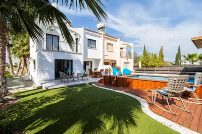 a house with a yard with a swimming pool at Perle Di Gio in Larnaka