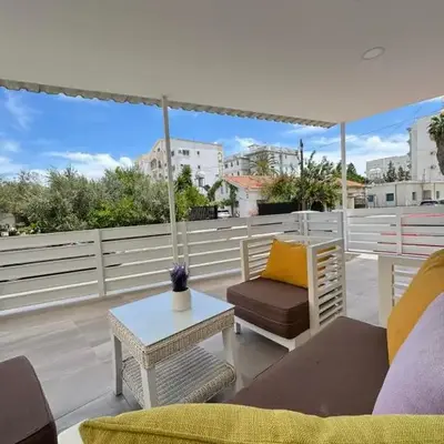 Makenzy Mermaid 2 Bedroom Apartment