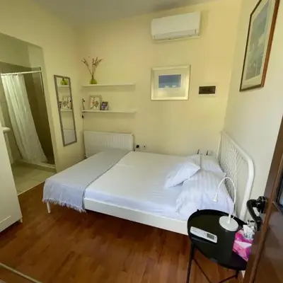 Yard room with private entrance