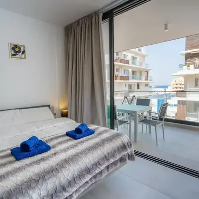 Seaview Suite49 steps to Mackenzie Beach Larnaca