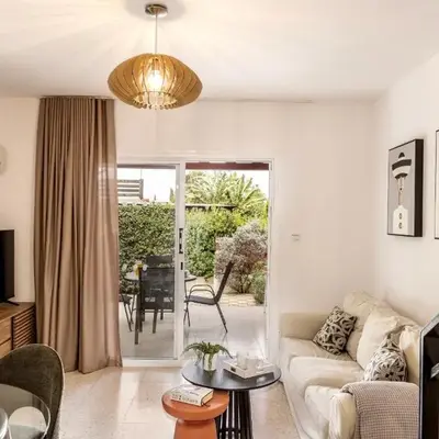 Larnaca Seaside Villa Marina 43