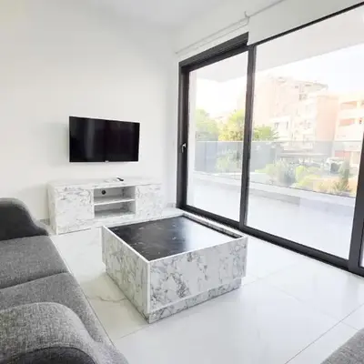 Poolside Lux Apartment