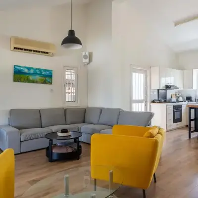 Beachside 2BR Villa with Garden & BBQ in Pervolia