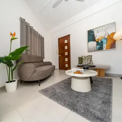 Central 2 bedroom flat