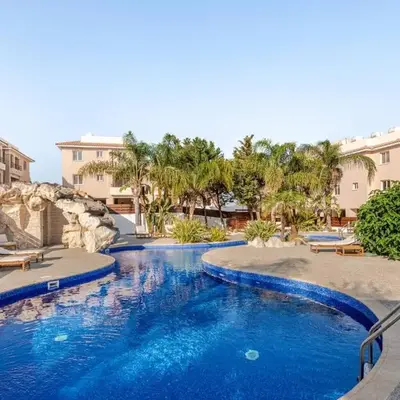 Majestic Sea View Apartment