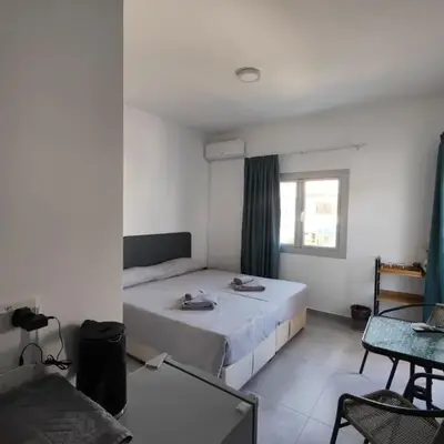 Golden Sun Rooms - Adults Only