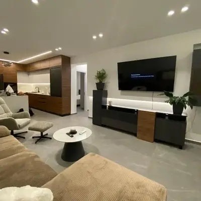 Mall View Modern PentHouse