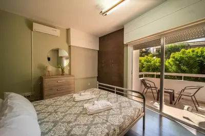 Gallery image of LIORA 2 Bedroom Apartment in Central Limassol with Balcony 5Gbps Fiber WiFi Private Parking and Air Conditioning Just 250m from the Beach in Limassol