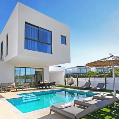Princess Anne Luxury Villa - Large Pool