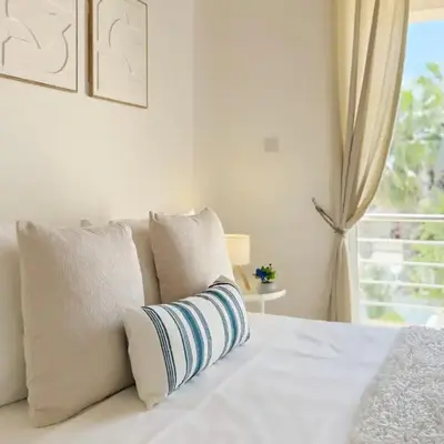 5-Min Walk to Beach - Bright 2-BR Home with Private Garden & Sunset Views