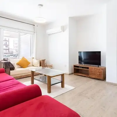 Sunny & Stylish City Centre Living