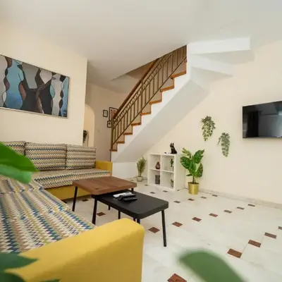 2 bedroom house near the beach