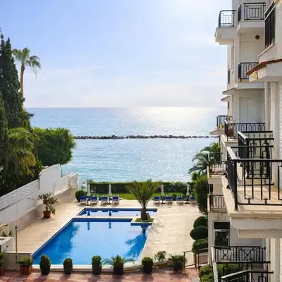 Beach Front View Apartment Sea Pool & Prime Location
