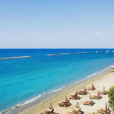Spacious Dasoudi Beach Apt 3br