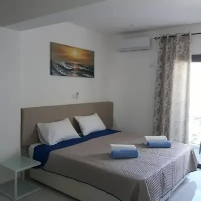 P.L Hermes Studios & Apartments