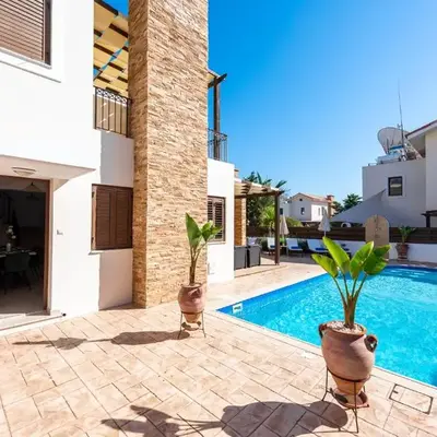 Villa Iris by Ezoria Villas