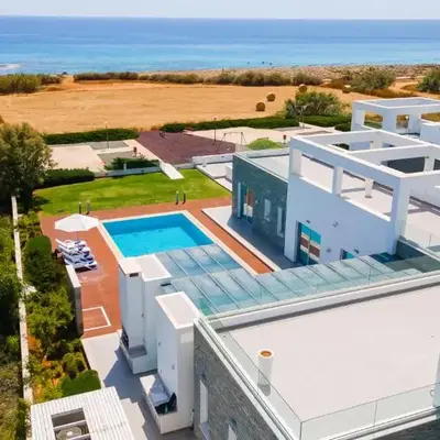 Seafront Villa Cecelia by Ruidoso Luxury