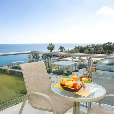 LAILA - Coralli Beachfront Apartment