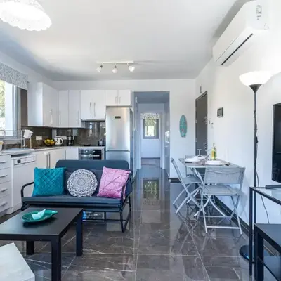 Kmeidos 1-Bedroom Apartment in Larnaca