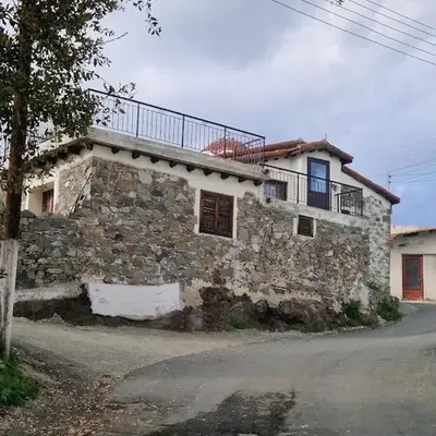 THE ROCK HOUSE - Beautiful countryside with mandarins oranges and olive trees