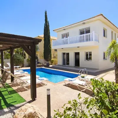 Nissi Adamite Villa